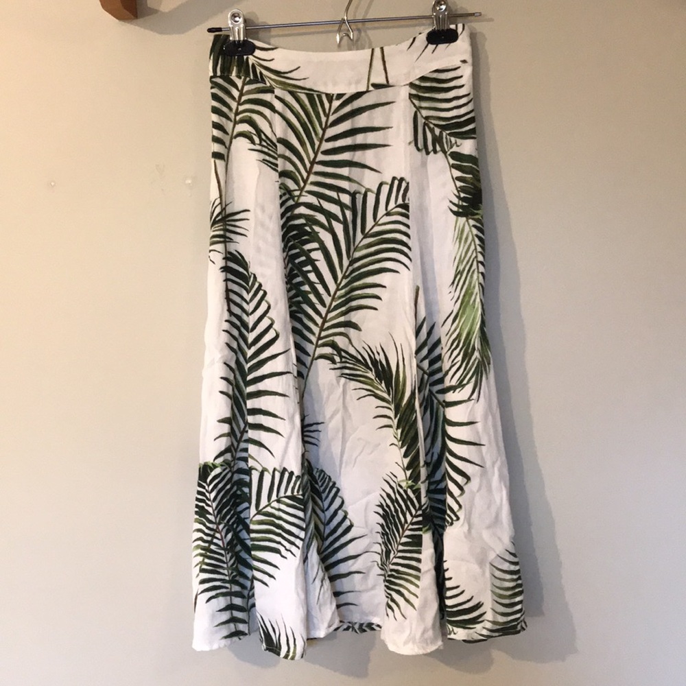 Plant patterned skirt